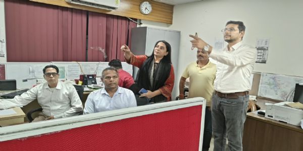यात्रियों की सुरक्षित, संरक्षित एवं सुगम यात्रा सुनिश्चित करने के लिए प्रतिबद्ध है मुरादाबाद मंडल रेल : विनीता श्रीवास्तव