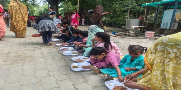 अष्टमी का घर-घर में महागौरी का किया गया पूजन