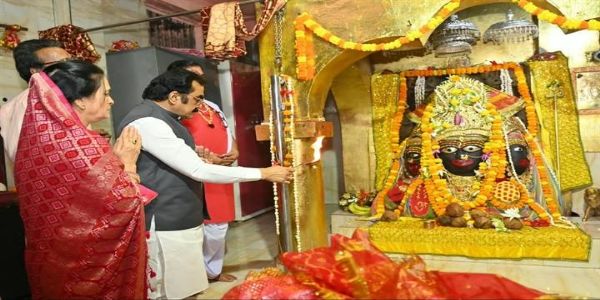 जबलपुरः मंत्री राकेश सिंह ने किए मां त्रिपुर सुंदरी के दर्शन-पूजन