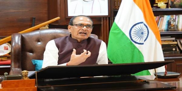केंद्रीय कृषि मंत्री शिवराज सिंह संबोधित करते हुए केंद्रीय कृषि मंत्री शिवराज सिंह संबोधित करते हुए