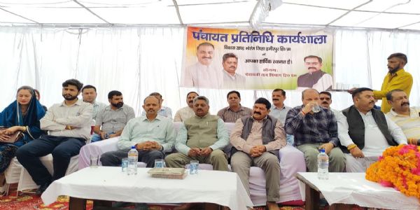 सरकार को अपने क्षेत्रों की जरुरतों से अवगत करवाएं पंचायत जनप्रतिनिधि : सुरेश कुमार
