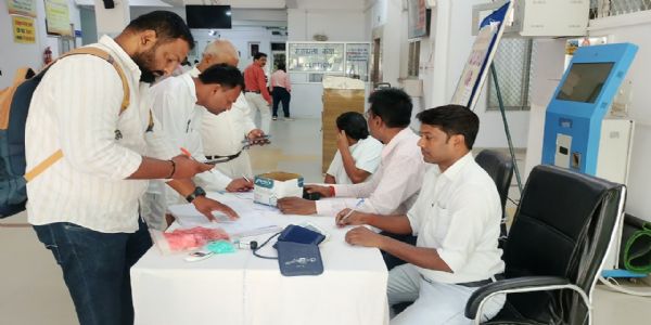 ग्रुप डी कर्मचारियों के स्वास्थ्य की जांच, 160 रेलकर्मियों ने लिया जागरूकता कार्यक्रम में हिस्सा