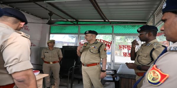 टॉप-10, जिला बदर अपराधियों और गुंडा-माफिया के विरुद्ध करें कार्रवाई : आईजी जोन