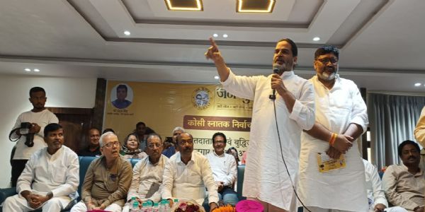 प्रशांत किशोर ने दस हजार पढ़े लिखे बेरोजगारों को प्राइवेट जॉब दिलाने का किया ऐलान,प्रत्याशी रजनीश रंजन के लिए मांगे वोट