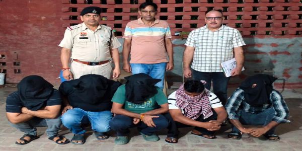 फतेहाबाद : किराना दुकान की आड़ में खेला जा रहा था जुआ, पांच काबू