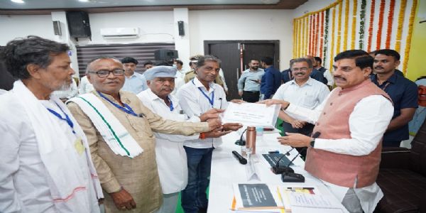 मप्र में ग्रामीणों के घरों को कानूनी आधार देने की पहल से 50 लाख परिवारों की मुफ्त रजिस्ट्री देने का लक्ष्य