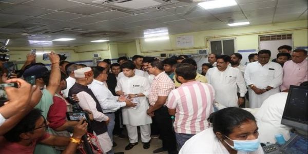 (अपडेट) ग्वालियर हादसे में 15 की मौत, केन्द्रीय मंत्री सिंधिया ने उठाए सवाल, बोले-मंदिर तक कैसे पहुंचा ट्रक?
