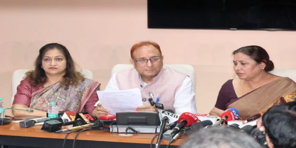 एमसीडी के 7,603 कर्मचारी होंगे नियमित, कच्चे कर्मियों के आश्रितों को भी मिलेगी नौकरी