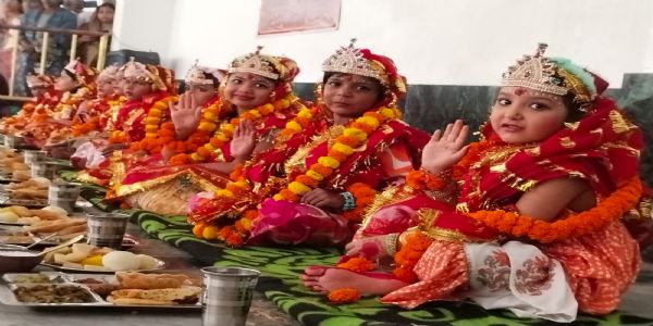 वाराणसी : सिद्धपीठ बाबा कीनाराम स्थल में विधि-विधान से हुआ कन्या व भैरव पूजन