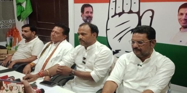 अशोकनगर: विधायक गायब, शिलालेख पर पूर्व विधायक हाजिर! डाकघर लोकार्पण से छिड़ा सियासी संग्राम