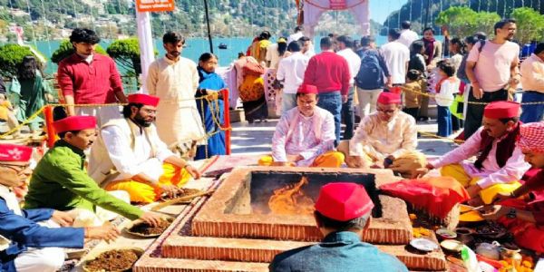 नैना देवी मंदिर में हवन-यज्ञ और कन्या पूजन के बाद भंडारा, कल निकलेगा मां दुर्गा का डोला