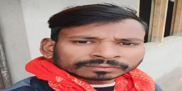 मंदिर में माथा टेकने के बाद युवक ने फांसी लगाकर दे दी जान