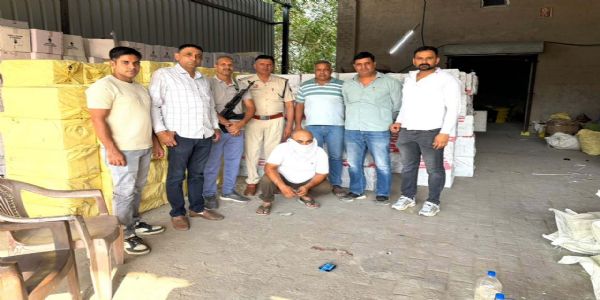 हिसार में अवैध पटाखा कारोबार पर कार्रवाई, तीन करोड़ के पांच हजार किलो पटाखे बरामद