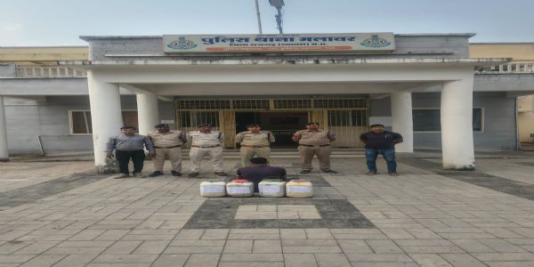 राजगढ़ः घर में बना रहा था कच्ची शराब, 60 लीटर जब्त, 300 लीटर महुआ लहान नष्ट