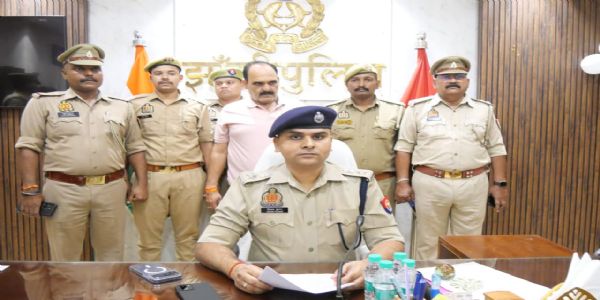 भंडाफोड़ : झांसी में डिफेंडर का बोर्ड लगाकर हो रहा था नकली सिगरेट बनाने का कारोबार, एक आरोपित गिरफ्तार