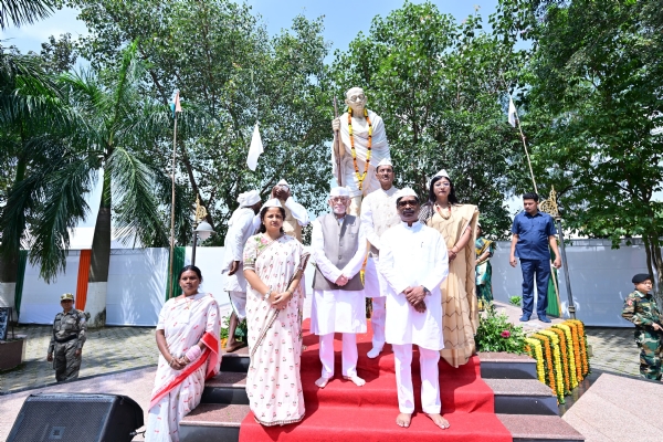 राज्यपाल, मुख्यमंत्री सहित अन्य राज्यपाल, मुख्यमंत्री सहित अन्य