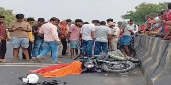अज्ञात वाहन की टक्कर से बाइक सवार की मौत, साला गंभीर