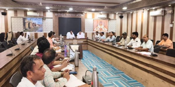 औरैया : 42 ग्रामों की विकास योजना को जिलाधिकारी ने दी अनुमति