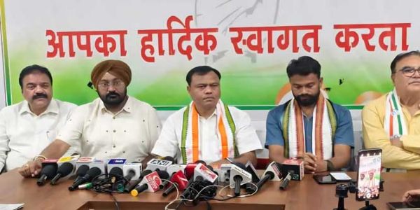महंगाई और बाढ़ राहत को लेकर दीपक बैज ने सरकार पर साधा निशाना