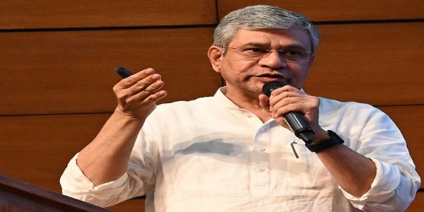 कटरा-बनिहाल रेलखंड पर ट्रेनों की रफ्तार 100 किमी प्रति घंटे हुई