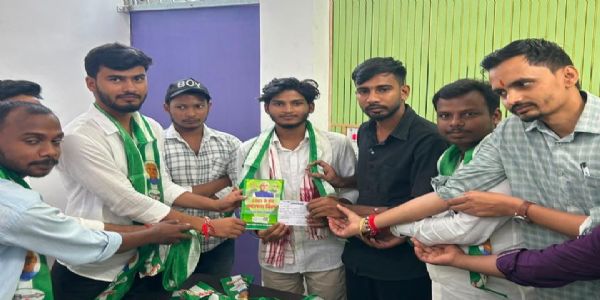 एनएसयूआई छोड़कर दर्जनों समर्थकों के साथ छात्र जदयू में शामिल हुए मृत्युंजय कुमार शर्मा
