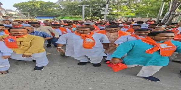 मोदी के काशी में विधायक नीलकंठ ने जनसेवा की गढ़ी नई कहानी