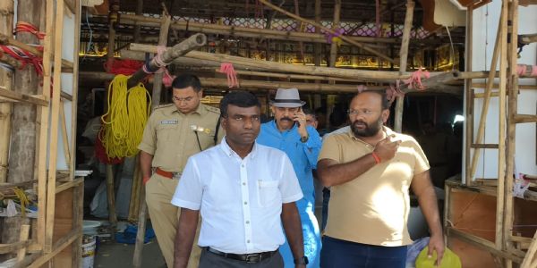 उपायुक्त ने रांची के पूजा पंडालों का निरीक्षण कर तय सुरक्षा मानकों का पालन करने का दिया निर्देश