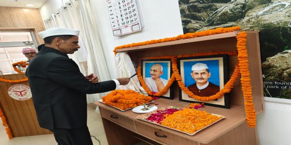 मीरजापुरः गांधी-शास्त्री की जयंती पर जिलेभर में हुए विभिन्न कार्यक्रम