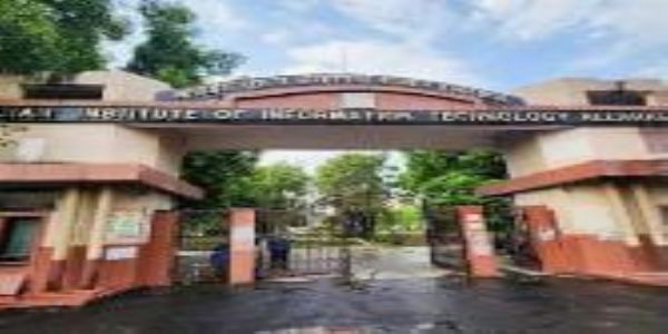 रक्तदान से जरूरतमंद मरीजों के जीवन की रक्षा में मिलेगी मदद : प्रो. मंदार एस. कार्यकर्ते