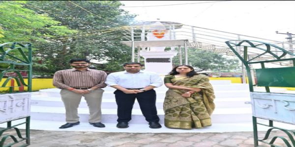 गांधी जयंती पर उपायुक्त ने दी बापू काे श्रद्धांजलि
