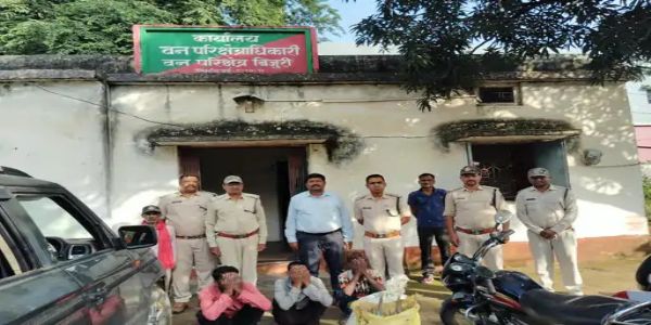 अनूपपुर: करंट फैला जंगली शूकर का शिकार के 3 शिकारी गिरफ्तार, एक फरार, कुल्हाड़ी-बिजली के तार जब्त