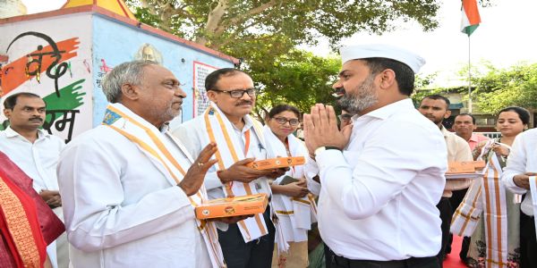 गांधी-शास्त्री के आदर्शों को जीवन में उतारें, जनसेवा और पारदर्शिता को दें प्राथमिकता : महेंद्र सिंह तंवर