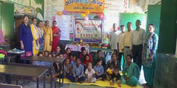 आंगन मिलन में पोषण का संदेश, कुपोषित बच्चों को बांटी पोषण किट
