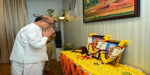 गांधी-शास्त्री जयंती पर राज्यपाल रमेन डेका ने अर्पित की श्रद्धांजलि