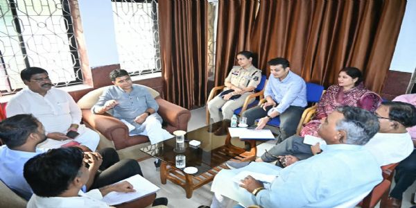 जिला अस्पताल के उन्नयन को मिली रफ्तार, जीवनदीप समिति ने विकास कार्यों पर लगाई मुहर