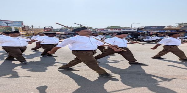 जयघोष और पुष्प वर्षा के बीच जैसलमेर में विजयादशमी उत्सव संपन्न, शहर में निकला भव्य पथ संचलन