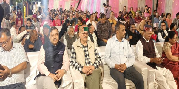 नाहन में हुआ रावण दहन, कांग्रेस एवं भाजपा नेता एक मंच पर, मिल कर किया पुतला दहन