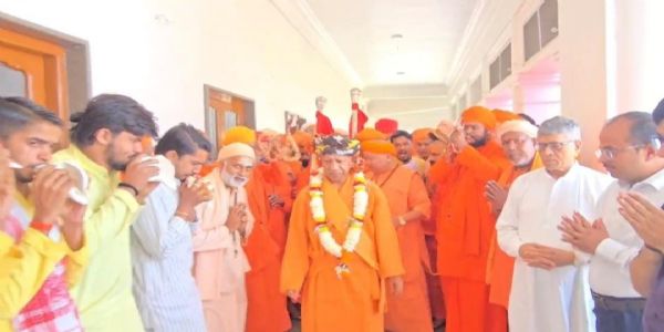 विजयादशमी पर गोरक्षपीठाधीश्वर ने किया महायोगी गोरखनाथ का विशिष्ट पूजन, लोक कल्याण की प्रार्थना की