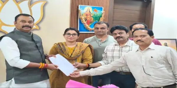भोपाल: फंदा जनपद कार्यालय को अरेरा हिल्स में शिफ्ट करने की मांग, जनपद के अधिकारियों ने विधायक विष्णु खत्री से की मुलाकात