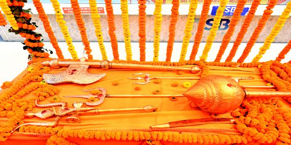 भारतीय संस्कृति में शस्त्र पूजन की परंपरा शक्ति, शौर्य एवं सुरक्षा के प्रति सम्मान का प्रतीक
