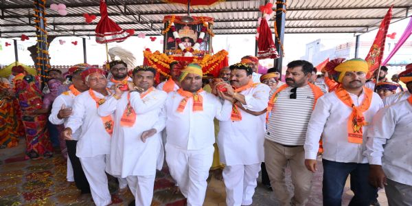 मां करणी जी के जन्मोत्सव पर निकली भव्य परिक्रमा, श्रद्धालुओं ने लिया भाग