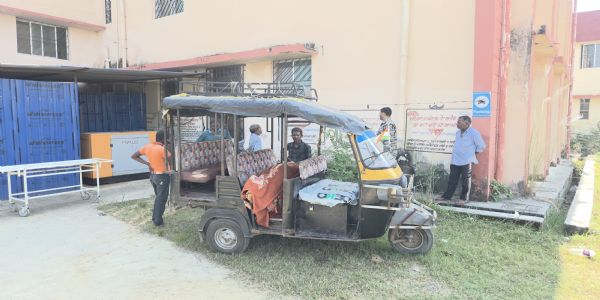 महिला की संदिग्ध मौत, पति पर गला दबाकर हत्या का आरोप