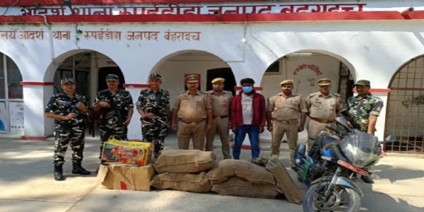 बहराइच : चोरी की बाइक से पटाखों की तस्करी, नेपाली युवक गिरफ्तार