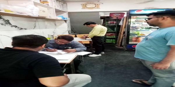 फतेहाबाद : खाद्य सुरक्षा विभाग ने मिठाई व पनीर के सात सैंपल लिए, दुकानदारों में हडक़ंप