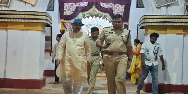 दुर्गा पूजा को लेकर रांची पुलिस अलर्ट, एसएसपी ने संवेदनशील पंडालों का किया निरीक्षण