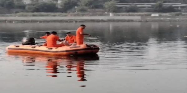 कोटा में दुर्गा विसर्जन के दौरान पलटी नाव, दो युवकों की मौत; दो अब भी लापता