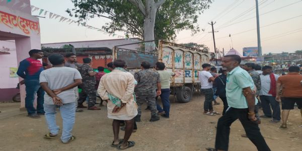 कार और बाइक की टक्कर में बच्चे की मौत