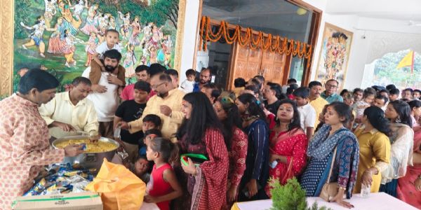 प्रणामी मंदिर में महानवमी-विजयादशमी की धूम, श्रद्धालुओं ने किया प्रसाद ग्रहण