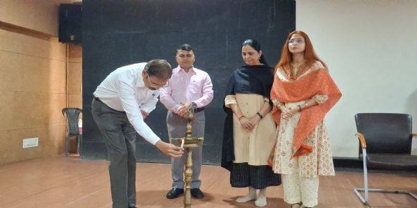 जम्मू विश्वविद्यालय में विद्यार्थियों को एआई टूल्स के उपयोग की दी जानकारी