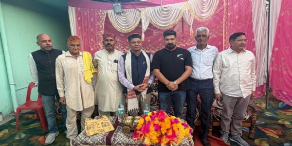 दुगनेड़ी-बारल सड़क, सोलर लाइट्स और अन्य विकास कार्यों के लिए दिया जाएगा बजट : सुनील शर्मा बिट्टू